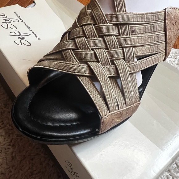 Soft Styles  Tan Wedge Cork Shoes with Intricate Woven Design size 7.5 NIB - Picture 10 of 14